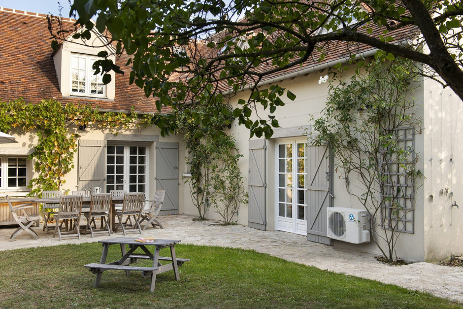 groupe-climatiseur-jardin